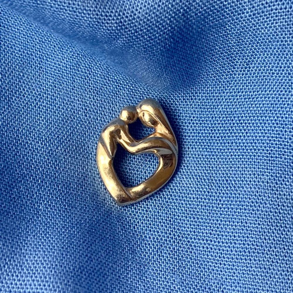 14k gold Mother and Child pendant